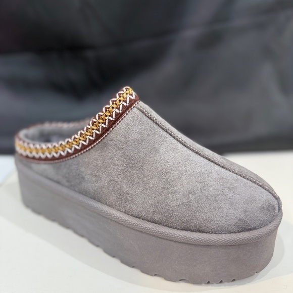 Shoes - GRAY  FUR PLATFORM SLIPPERS